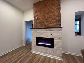 2121 Eggers St in Pittsburgh, PA - Building Photo - Building Photo