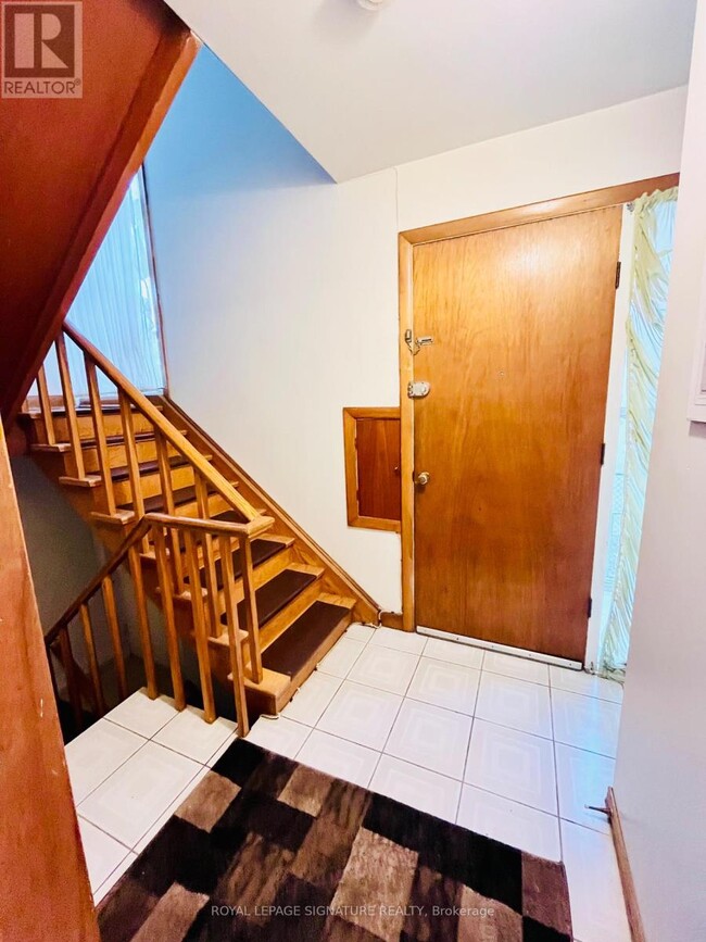 214 Queenslea Ave in Toronto, ON - Building Photo - Building Photo