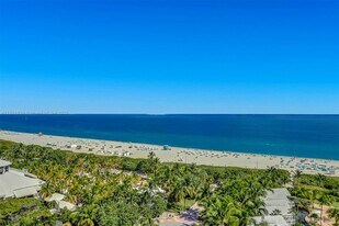 50 South Pointe Dr in Miami Beach, FL - Building Photo