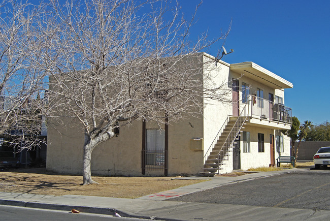 3346-3355 Sylvia Ave in Las Vegas, NV - Foto de edificio - Building Photo