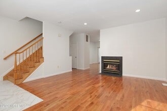 154 Yarmouth Ct in Holmdel, NJ - Building Photo - Building Photo