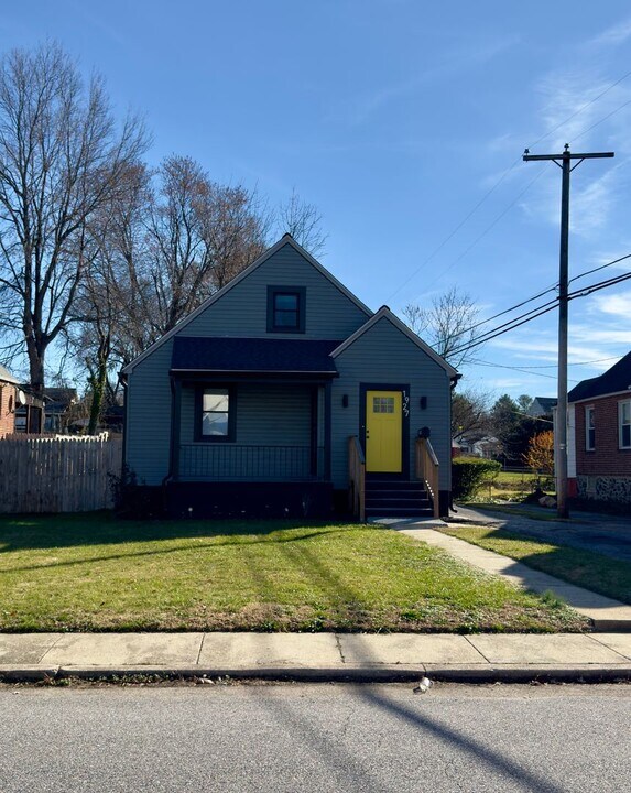 1927 Englewood Ave in Baltimore, MD - Building Photo