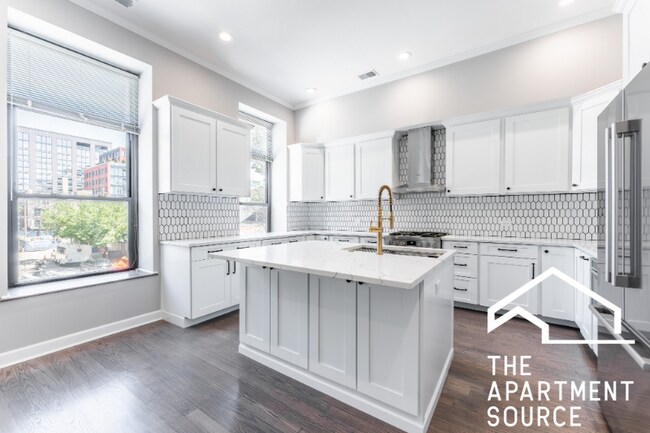 1133 W Madison St-Unit -2f in Chicago, IL - Building Photo - Building Photo