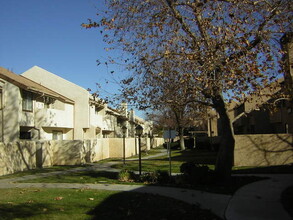 1840 E Ave. J in Lancaster, CA - Building Photo - Building Photo