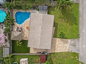 2750 NE 10th Ave in Pompano Beach, FL - Building Photo - Building Photo