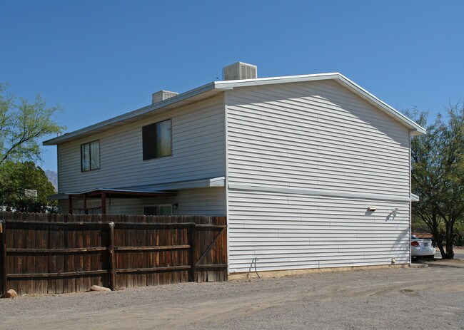 2251-2253 N Ralph Ave in Tucson, AZ - Foto de edificio - Building Photo