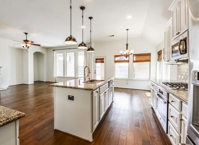 2607 Park Hills Dr