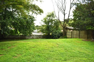 233 Melville Dr-Unit -A in Fairfield, CT - Building Photo - Building Photo
