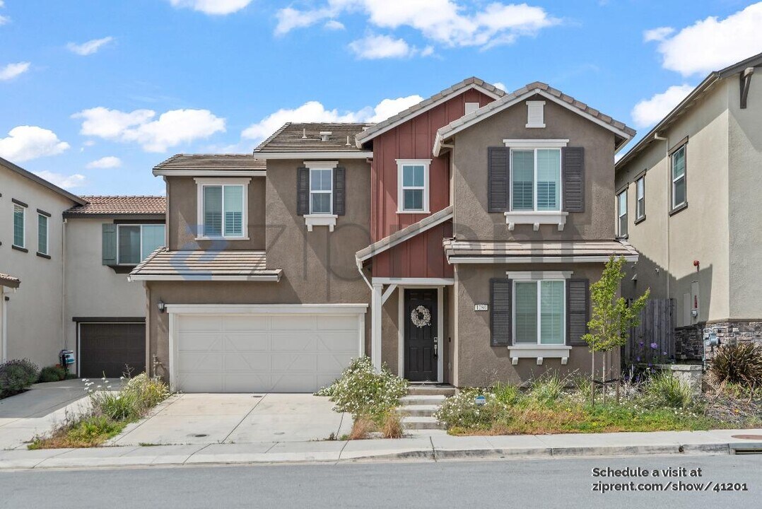 1280 Hernandez Wy in Gilroy, CA - Building Photo