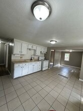 8023 Walrond Ave in Kansas City, MO - Building Photo - Building Photo