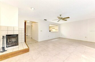 979 Sunridge Dr in Sarasota, FL - Foto de edificio - Building Photo