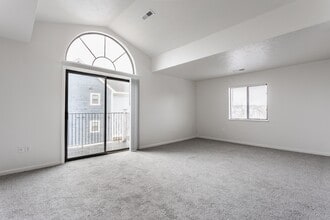 Huntington Cove Apartments in Merrillville, IN - Building Photo - Building Photo