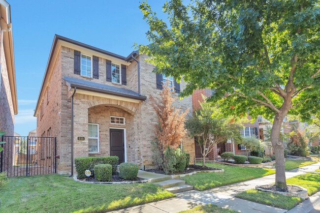 215 Knapford Station in Euless, TX - Building Photo - Building Photo