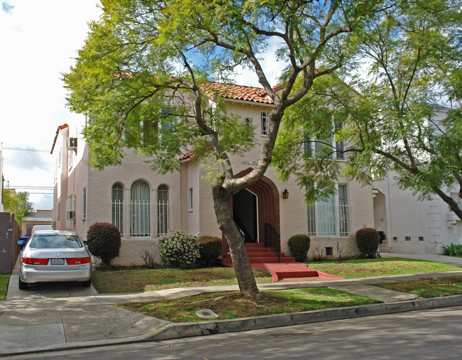 445 N Genesee Ave in Los Angeles, CA - Building Photo - Building Photo