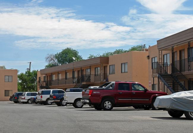 San Jose Trail Apartments in El Paso, TX - Building Photo - Building Photo