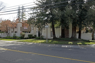 Cottagewood Apartments in Sacramento, CA - Building Photo - Building Photo