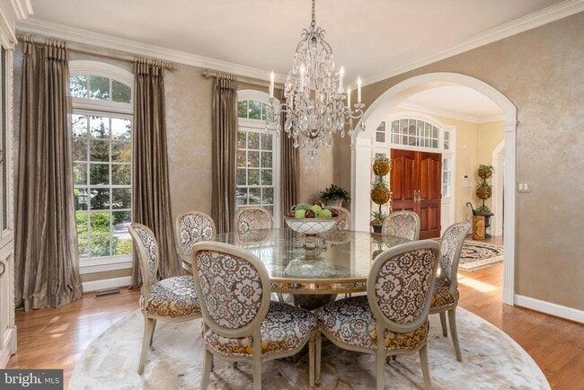 property at 7818 Crownhurst Ct