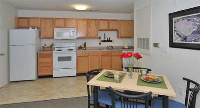 Campus Pointe at ECU-Student Housing in Greenville, NC - Building Photo - Interior Photo