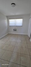 145 SW 5th Ct, Unit 1 in Dania Beach, FL - Building Photo - Building Photo