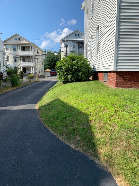 12 Greendale Ave, Unit 12 Greendale Ave in Worcester, MA - Foto de edificio