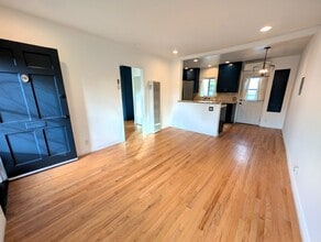 1801 Dorchester Avenue, Unit B in Santa Monica, CA - Building Photo - Building Photo