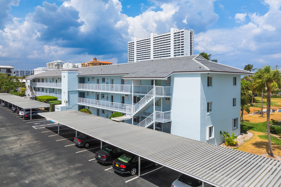 Boca Raton Harbour in Boca Raton, FL - Building Photo