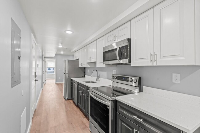 2046 N Carlisle St-Unit -Unit 2 in Philadelphia, PA - Building Photo - Building Photo