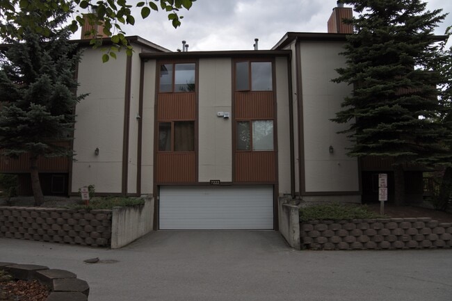 7222 Foxridge Circle, Unit 14F in Anchorage, AK - Building Photo - Building Photo