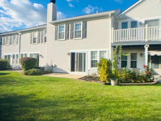 1683 Vermont Dr in Elk Grove Village, IL - Building Photo - Building Photo