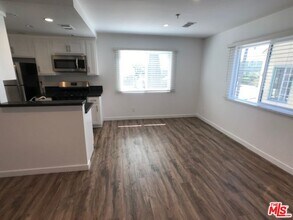 601 Normandie Ave in Los Angeles, CA - Building Photo - Building Photo