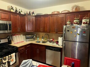 1000 E 35th St, Unit 4B in Brooklyn, NY - Foto de edificio - Building Photo