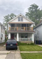 303 Crestwood Ave, Unit Upper in Buffalo, NY - Building Photo