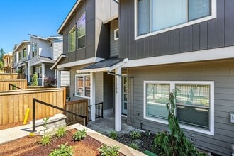 11244 SE 162nd Ave in Happy Valley, OR - Building Photo - Building Photo