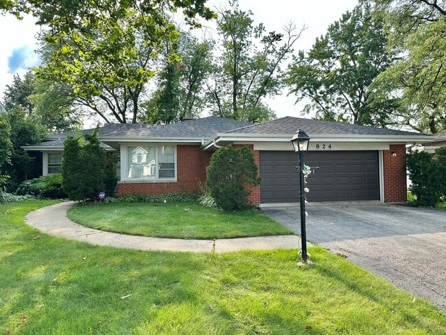property at 824 S Stough St
