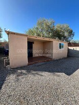 1717 Griegos Rd NW in Albuquerque, NM - Building Photo