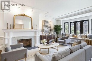 2 Clarendon Ave in Toronto, ON - Building Photo