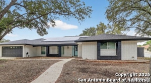 421 Candleglo Dr in San Antonio, TX - Foto de edificio - Building Photo