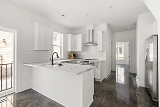 733 Hopkins St, Unit 733 in Durham, NC - Foto de edificio - Building Photo