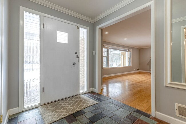 996 Castlegate Ct in Lake Forest, IL - Building Photo - Building Photo