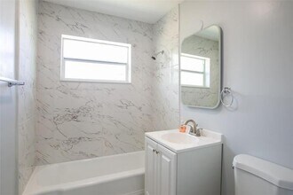 1135 NW 6th Ave in Fort Lauderdale, FL - Foto de edificio - Building Photo