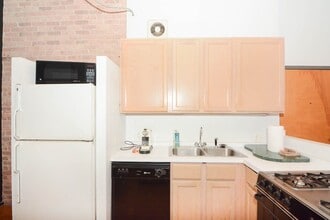110 N Peoria St, Unit A01C in Chicago, IL - Foto de edificio - Building Photo