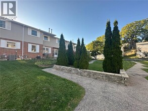 440 Pioneer Dr in Kitchener, ON - Building Photo - Building Photo