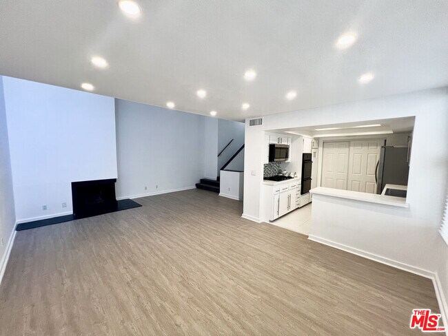 1600 Camden Ave in Los Angeles, CA - Building Photo - Building Photo