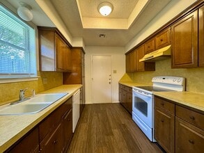 5700 Wilshire Dr in Waco, TX - Building Photo - Building Photo