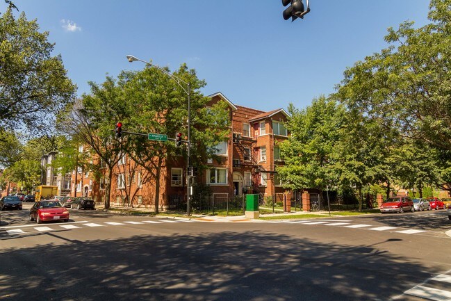 Wolcott Apartments in Chicago, IL - Building Photo - Building Photo