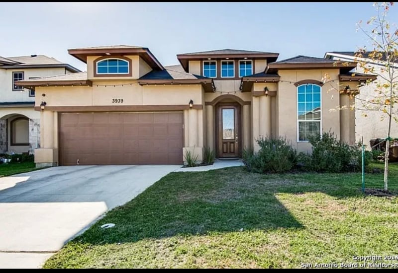 3939 Key W Way in Converse, TX - Building Photo