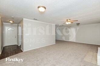 3001 Rufe Snow Dr in Richland Hills, TX - Foto de edificio - Building Photo