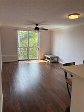 1900 Van Buren St, Unit 320B in Hollywood, FL - Building Photo - Building Photo