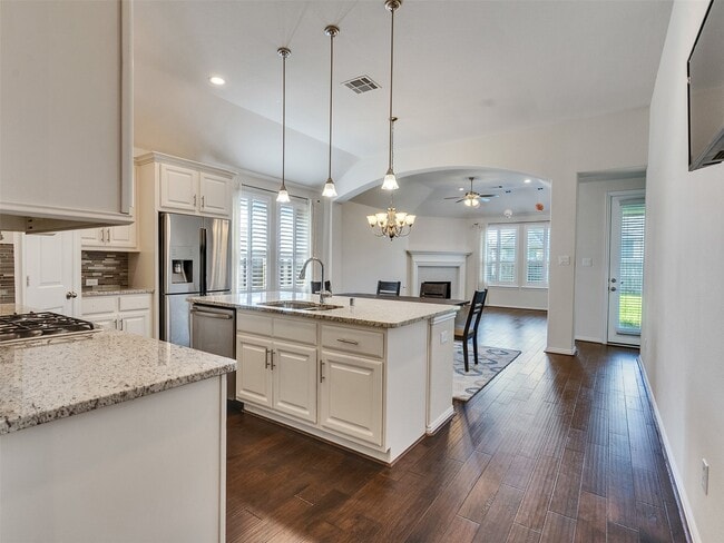 19719 Lakeside Pointe Ct