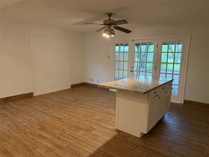 1011 Pampa St in Pasadena, TX - Building Photo - Building Photo